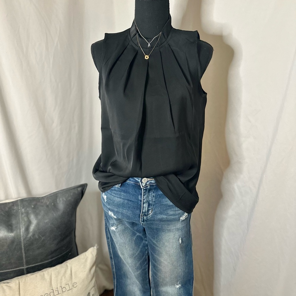 NWT‎ Boutique Blouse - sleeveless